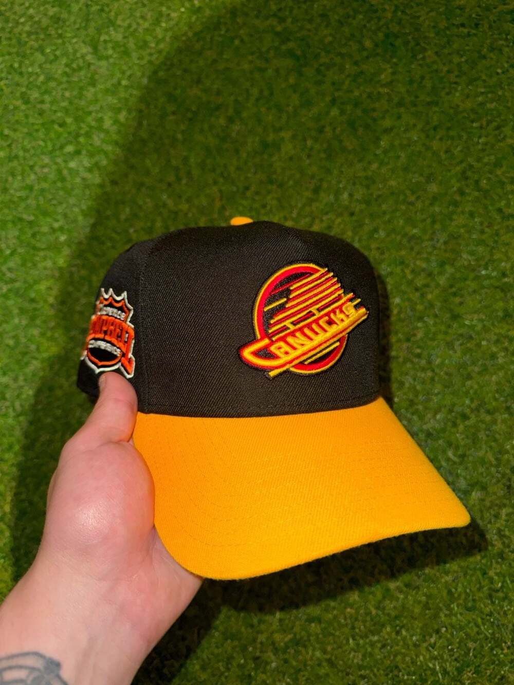 Vintage Vancouver Canucks NHL Hat Snapback Black Yellow